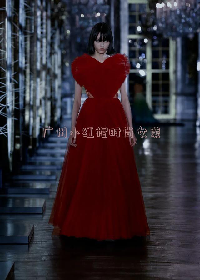 广州小红帽时尚女装
